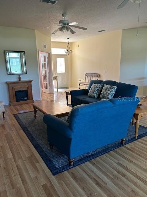 ON TOP OF THE WORLD - Residential Lease
