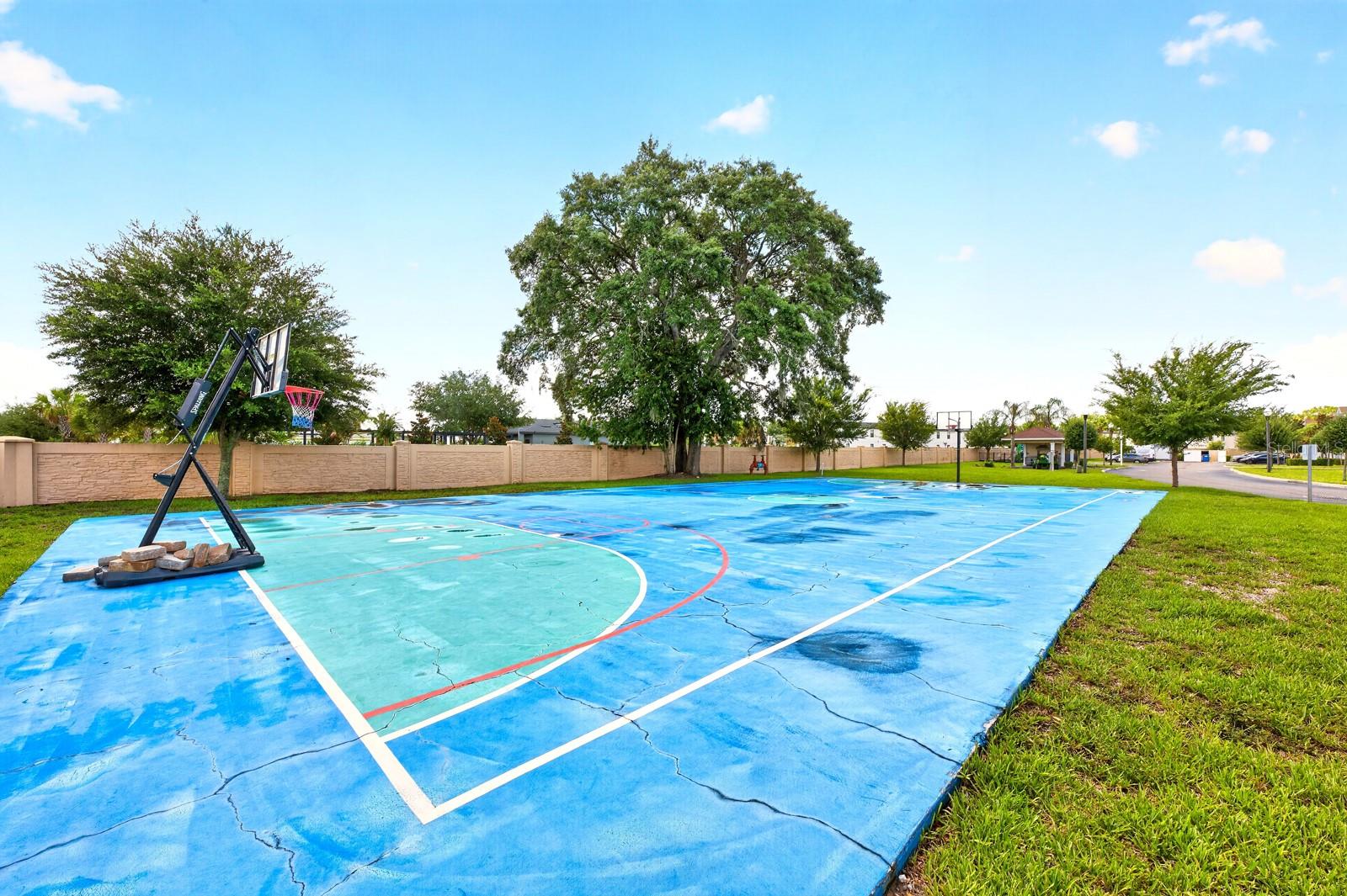 WEST LUCAYA VILLAGE - Residential