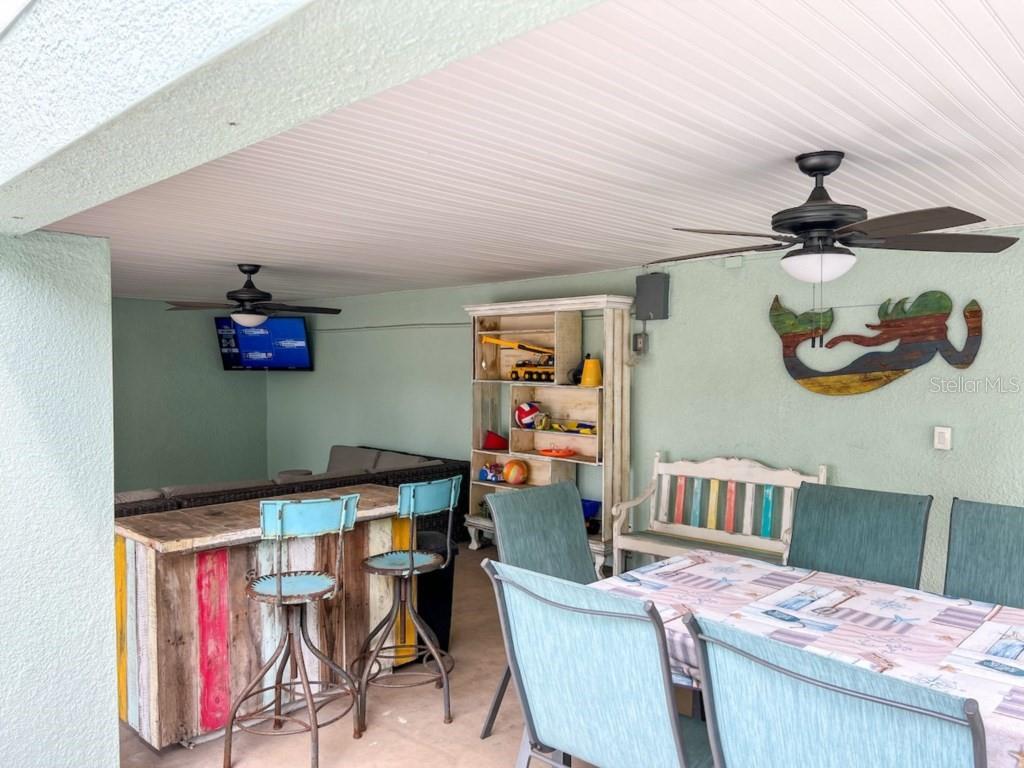 HOLMES BEACH 15TH UNIT - Residential