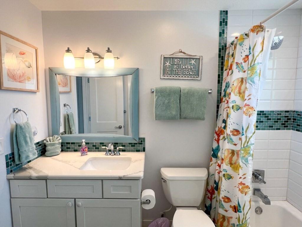 HOLMES BEACH 15TH UNIT - Residential