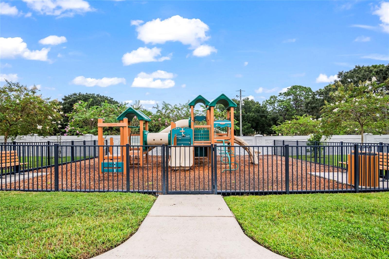 ROPER RESERVE - Residential