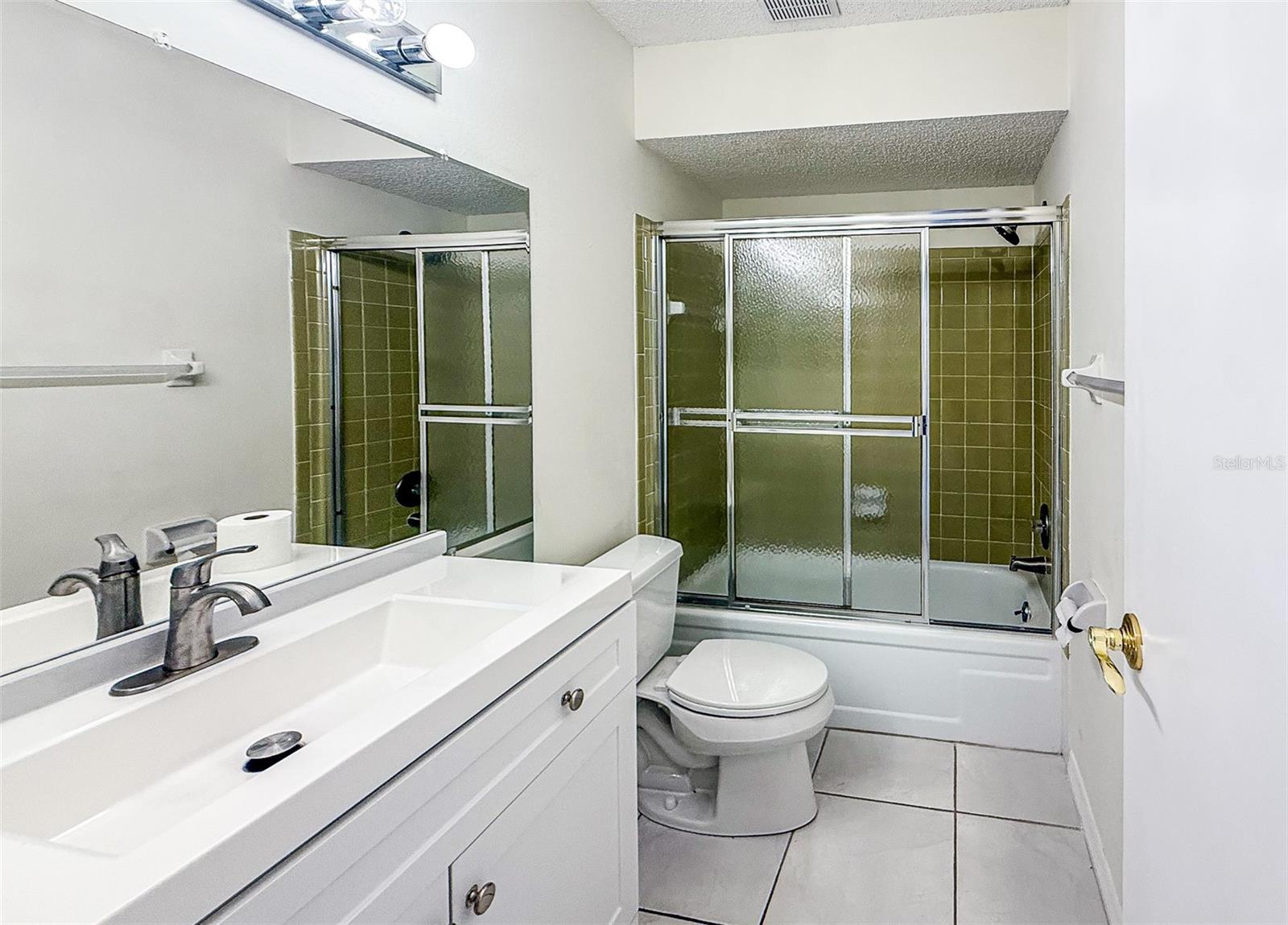 PINEWOOD VILLAGE VIII - Residential Lease