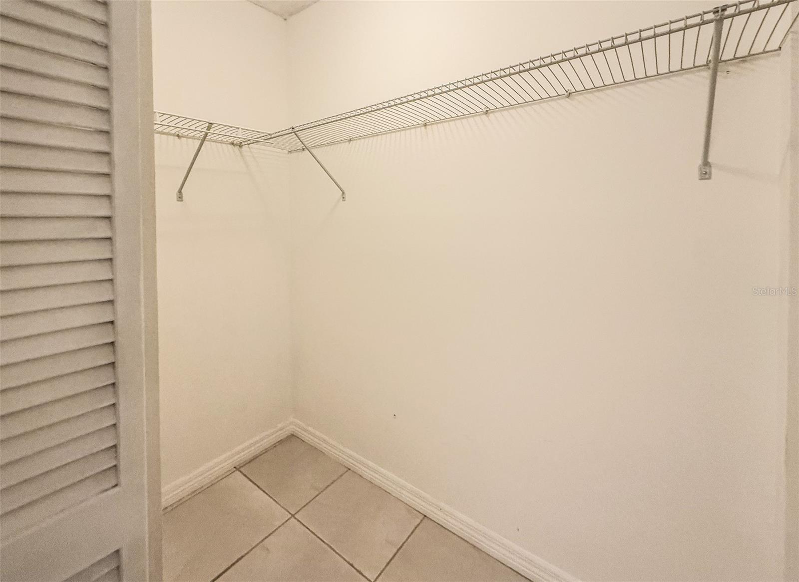 PINEWOOD VILLAGE VIII - Residential Lease