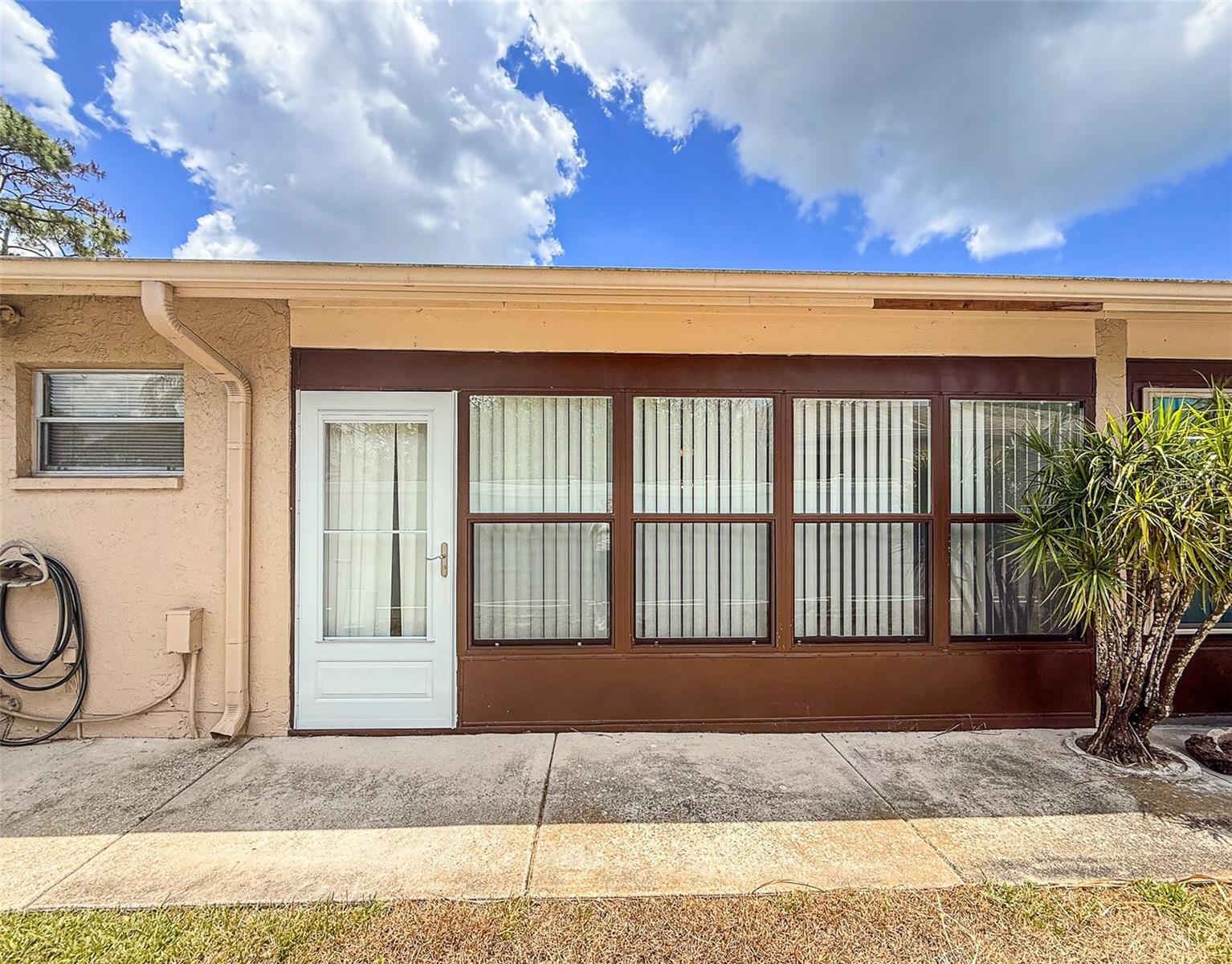 PINEWOOD VILLAGE VIII - Residential Lease