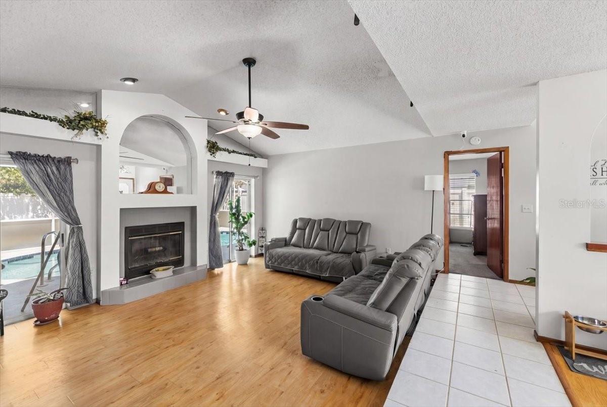 SPRING HILL - Residential