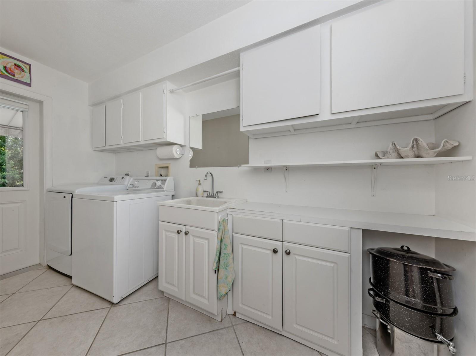 MISSION VALLEY ESTATE SEC A - Residential