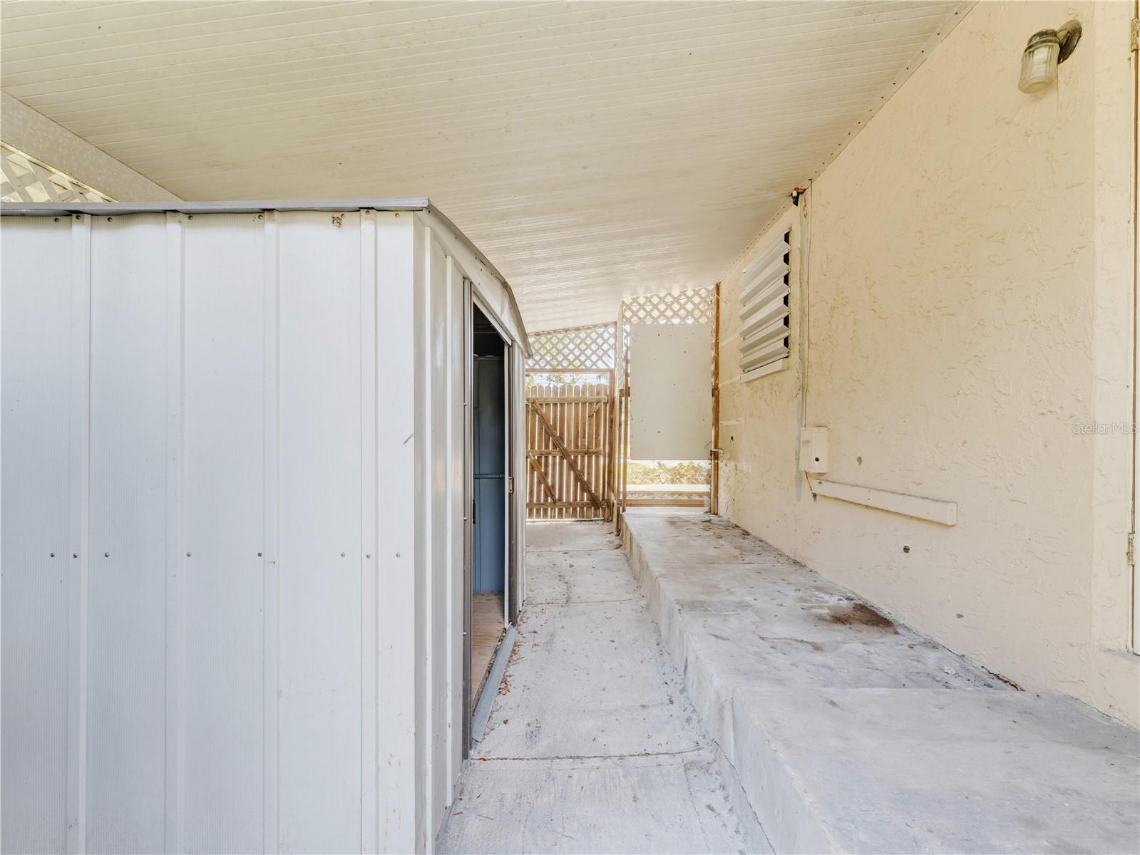 YOUNGS SUB DE LUXE - Residential
