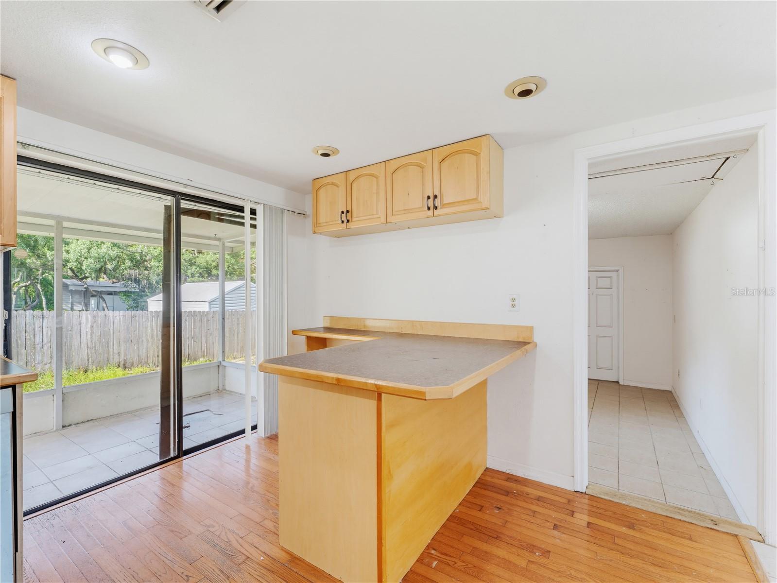 YOUNGS SUB DE LUXE - Residential