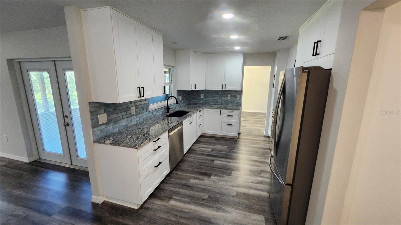 HARBOR EAST - Residential