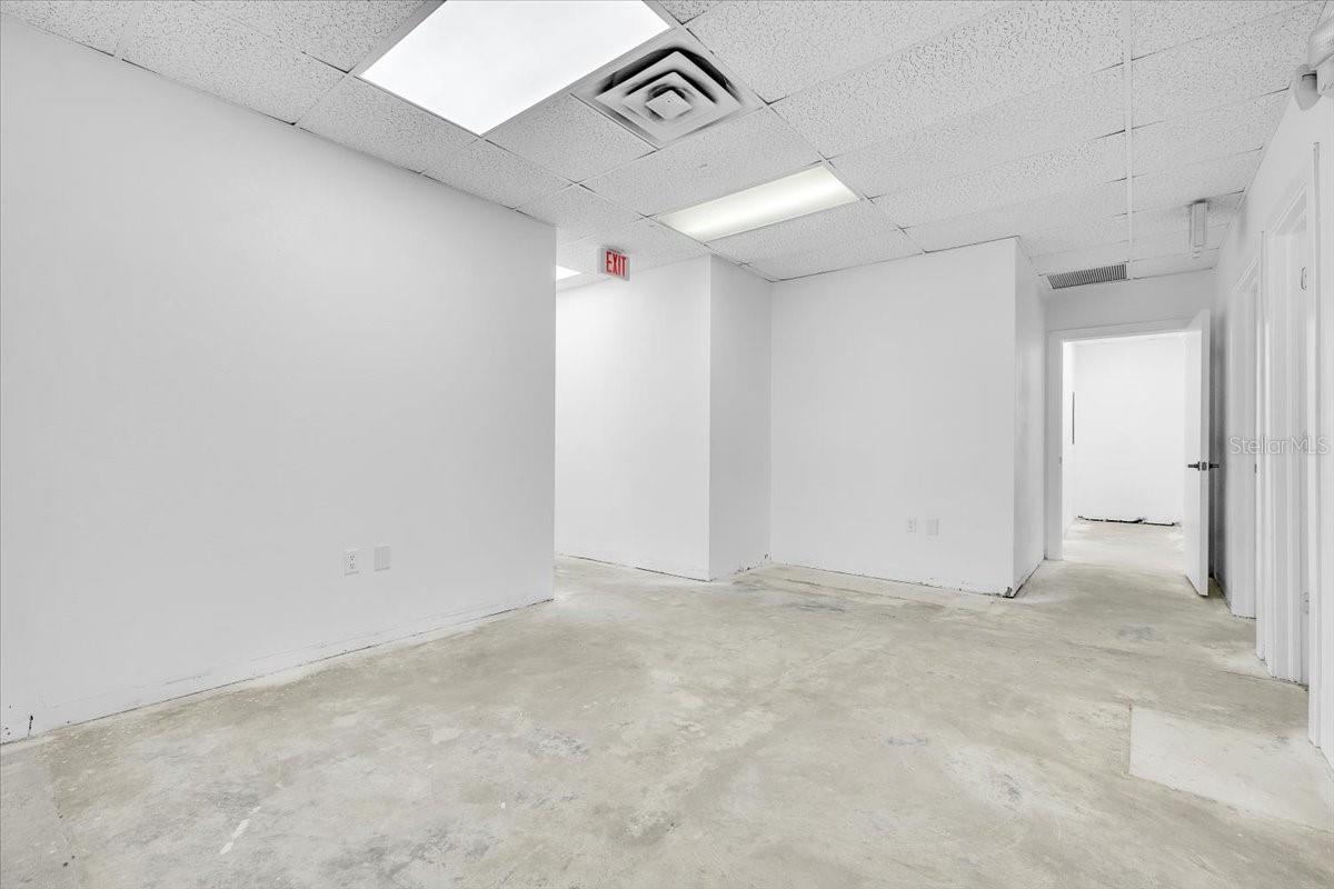 PROMENADES PROFESSIONAL CENTER - Commercial Lease