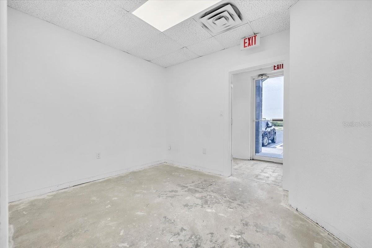 PROMENADES PROFESSIONAL CENTER - Commercial Lease