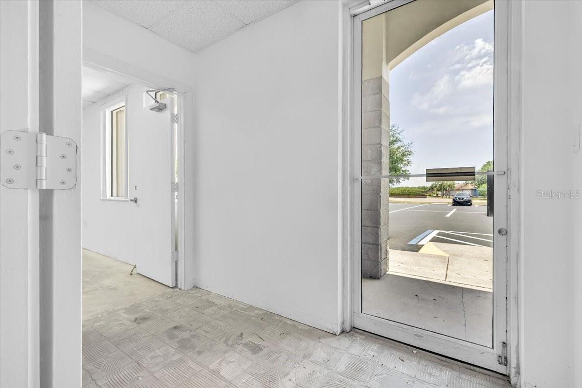 PROMENADES PROFESSIONAL CENTER - Commercial Lease