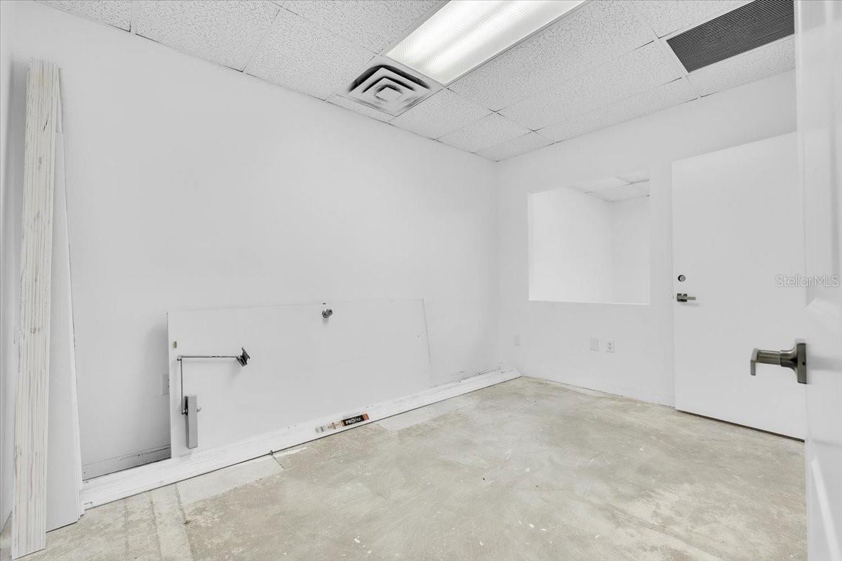 PROMENADES PROFESSIONAL CENTER - Commercial Lease