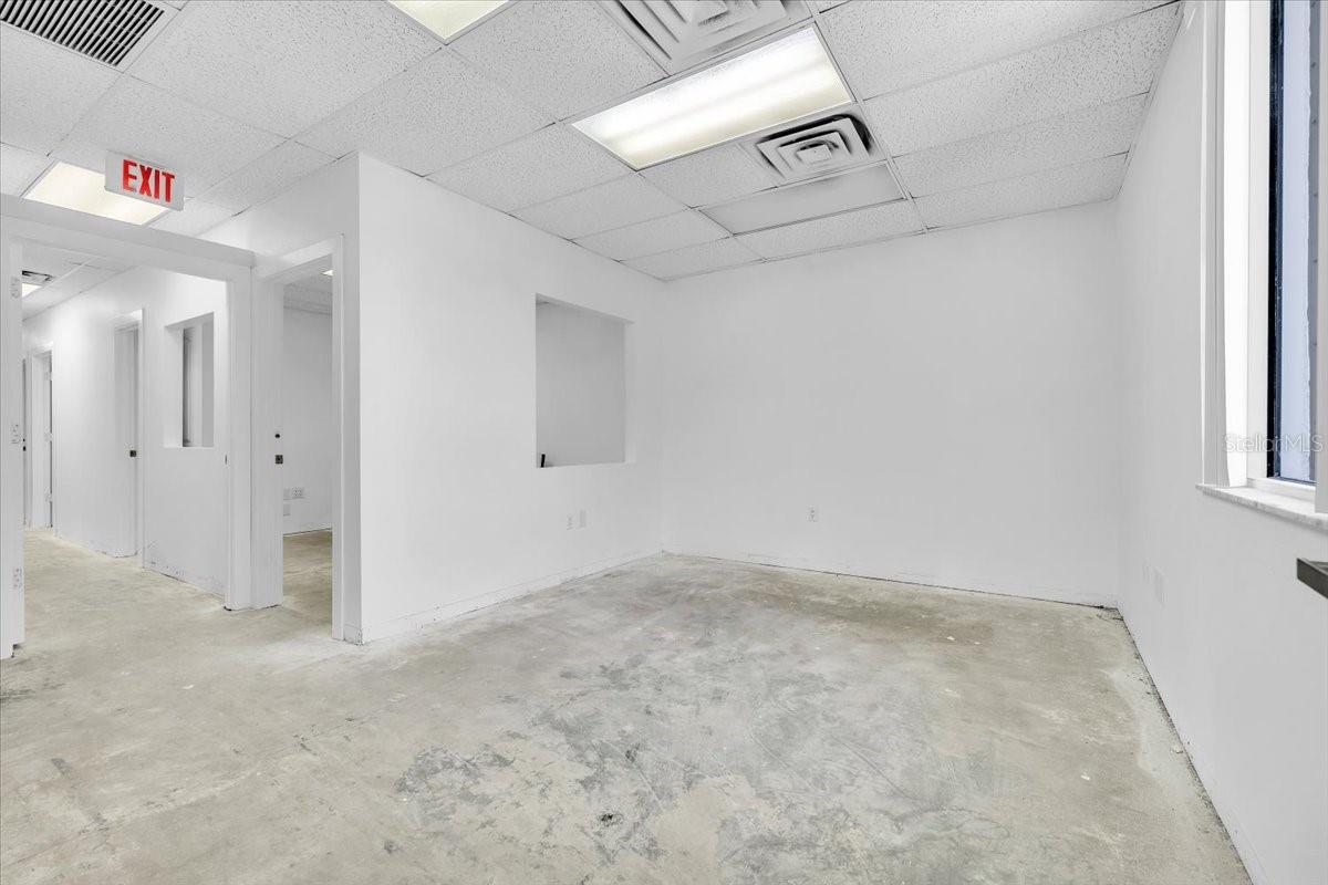 PROMENADES PROFESSIONAL CENTER - Commercial Lease