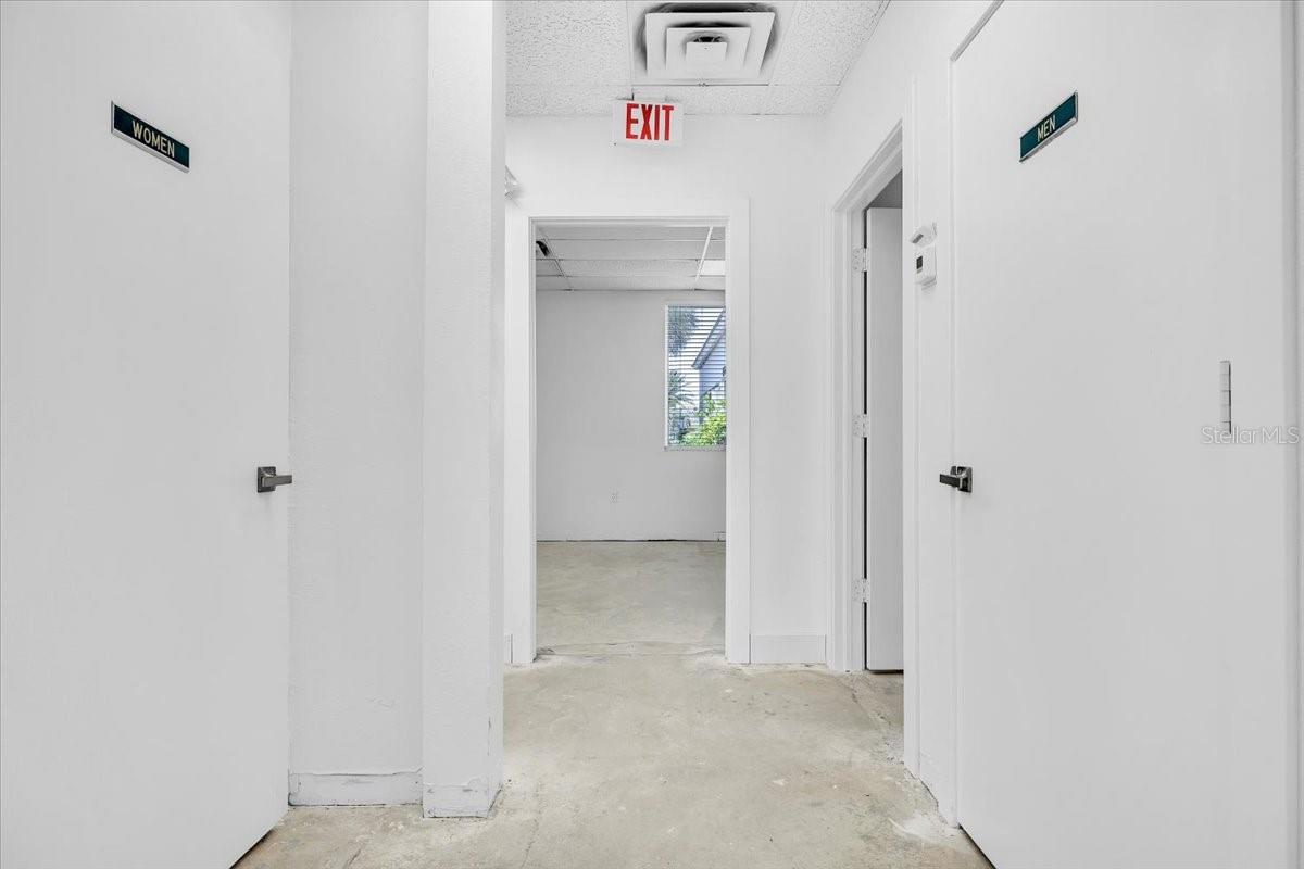 PROMENADES PROFESSIONAL CENTER - Commercial Lease