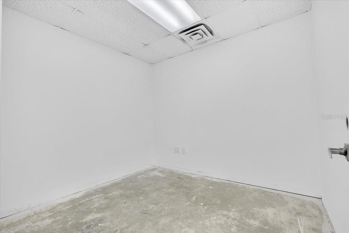 PROMENADES PROFESSIONAL CENTER - Commercial Lease