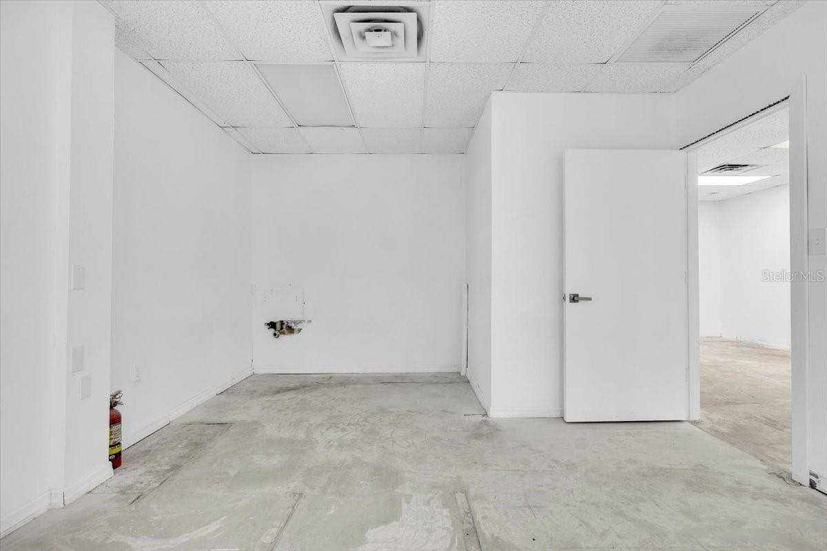 PROMENADES PROFESSIONAL CENTER - Commercial Lease