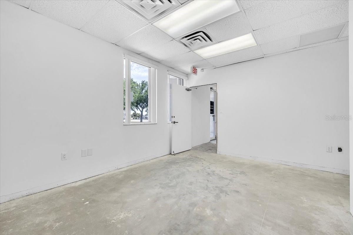 PROMENADES PROFESSIONAL CENTER - Commercial Lease