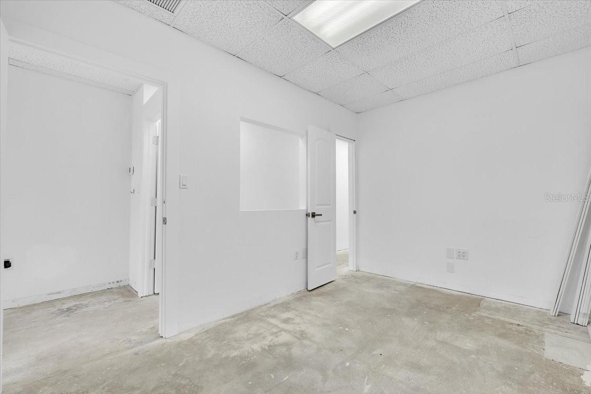 PROMENADES PROFESSIONAL CENTER - Commercial Lease