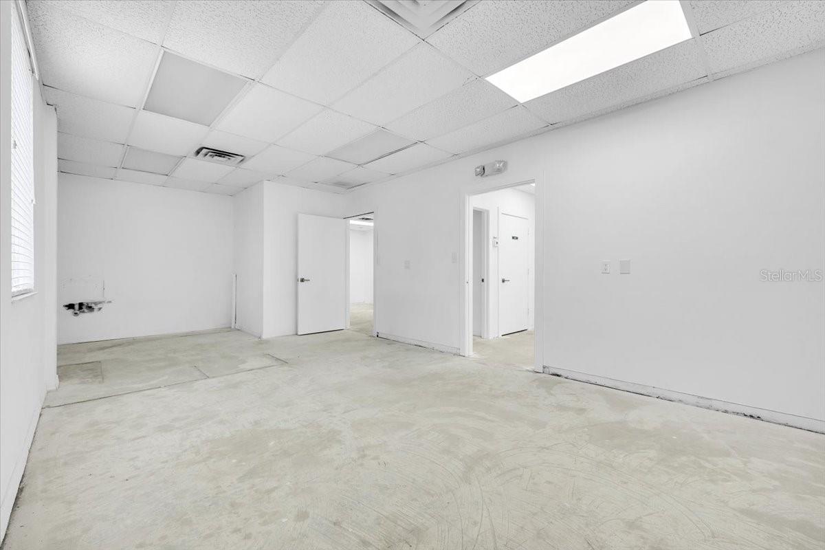 PROMENADES PROFESSIONAL CENTER - Commercial Lease