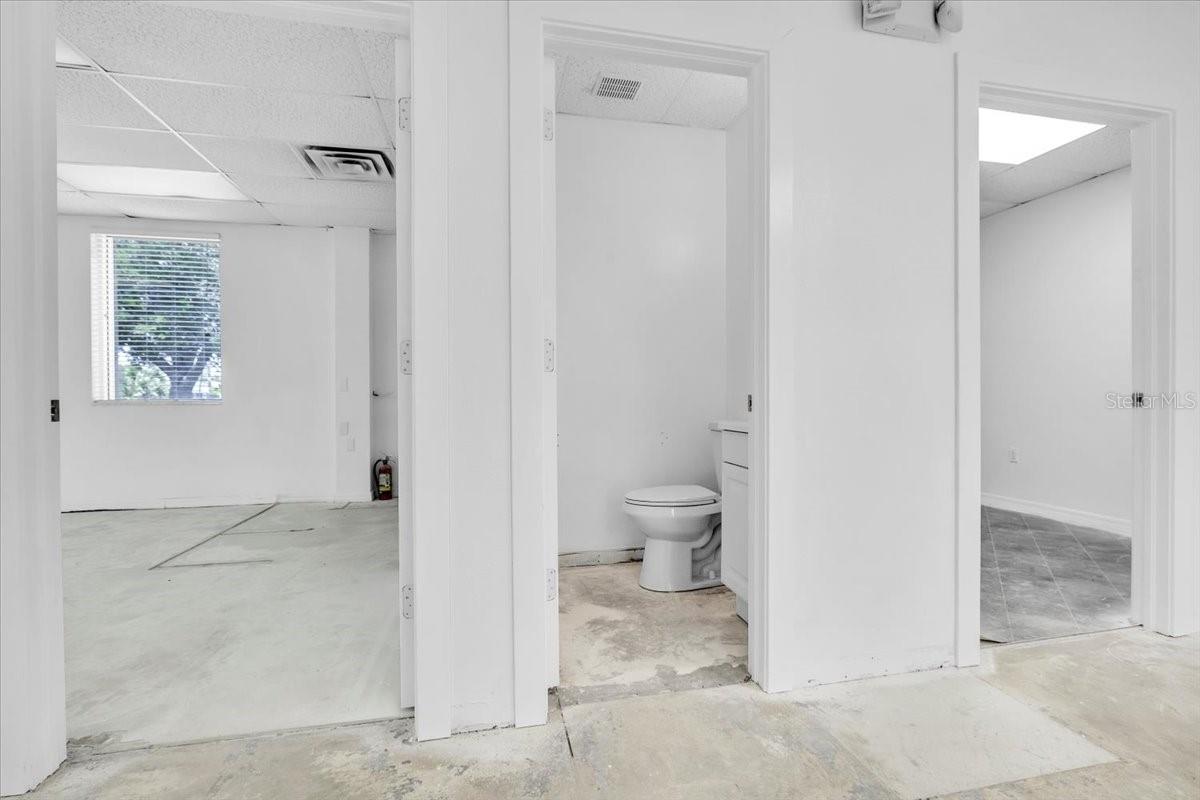 PROMENADES PROFESSIONAL CENTER - Commercial Lease