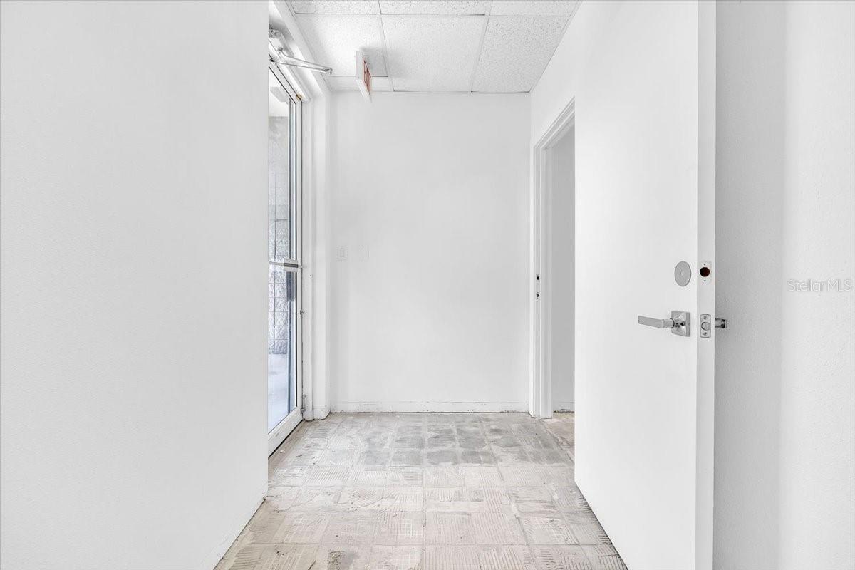 PROMENADES PROFESSIONAL CENTER - Commercial Lease