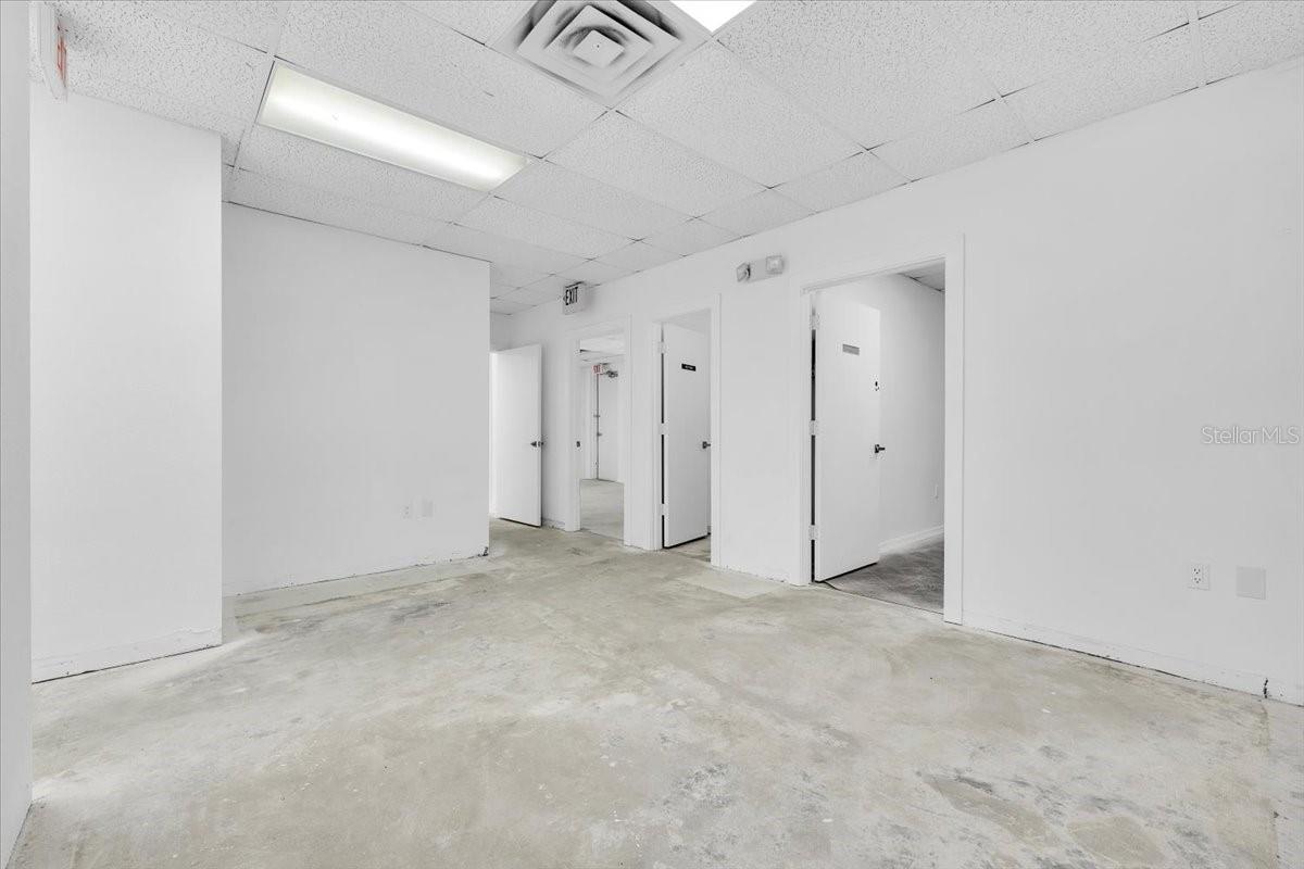 PROMENADES PROFESSIONAL CENTER - Commercial Lease