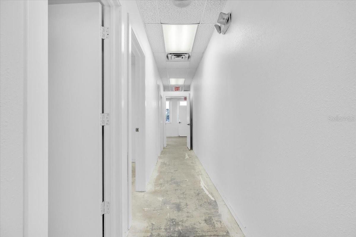 PROMENADES PROFESSIONAL CENTER - Commercial Lease