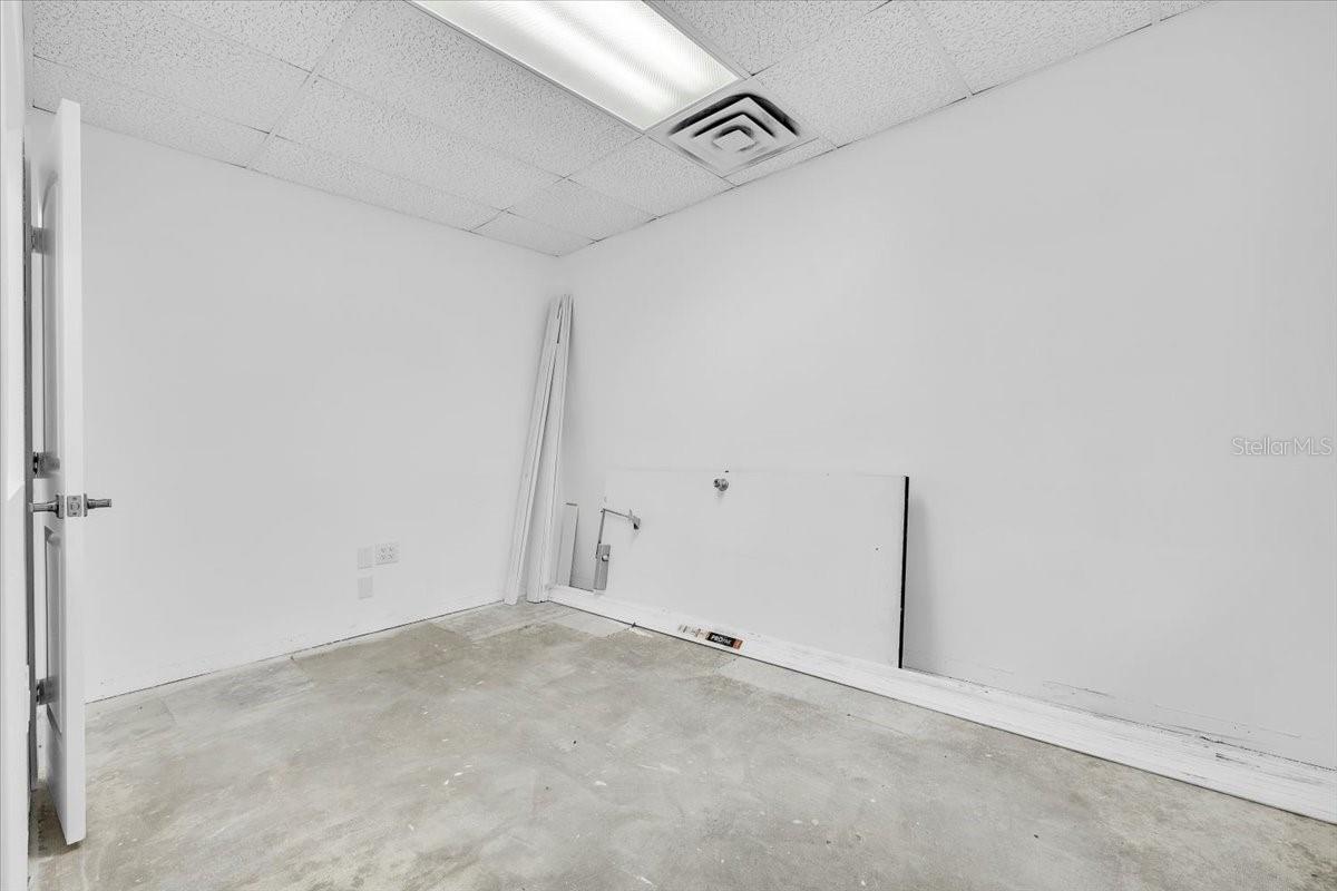 PROMENADES PROFESSIONAL CENTER - Commercial Lease