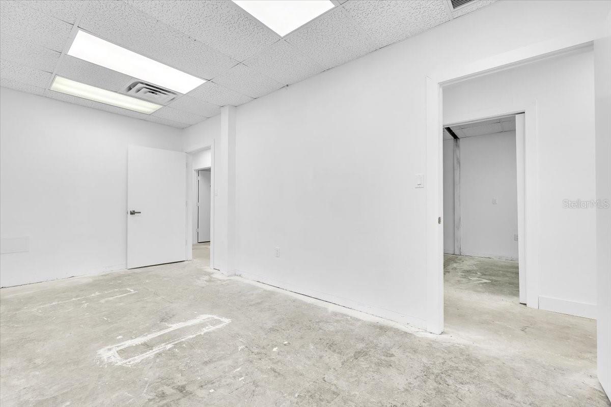 PROMENADES PROFESSIONAL CENTER - Commercial Lease