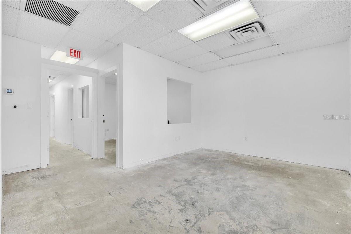 PROMENADES PROFESSIONAL CENTER - Commercial Lease