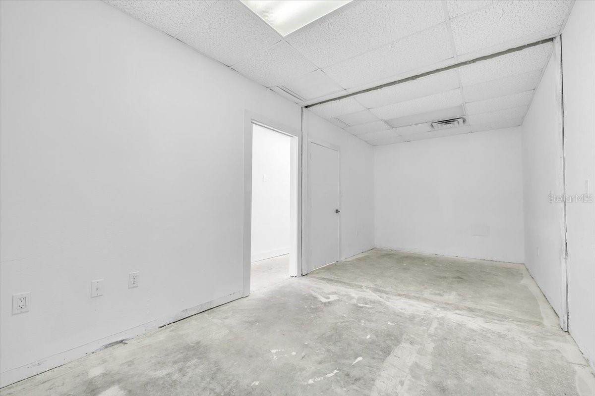 PROMENADES PROFESSIONAL CENTER - Commercial Lease