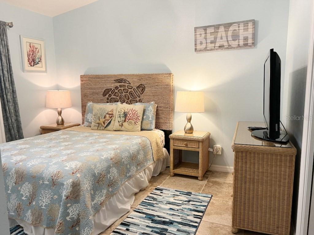 HOLMES BEACH 17TH UNIT - Residential
