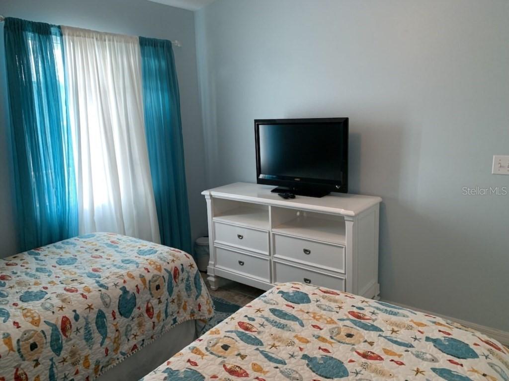 HOLMES BEACH 17TH UNIT - Residential