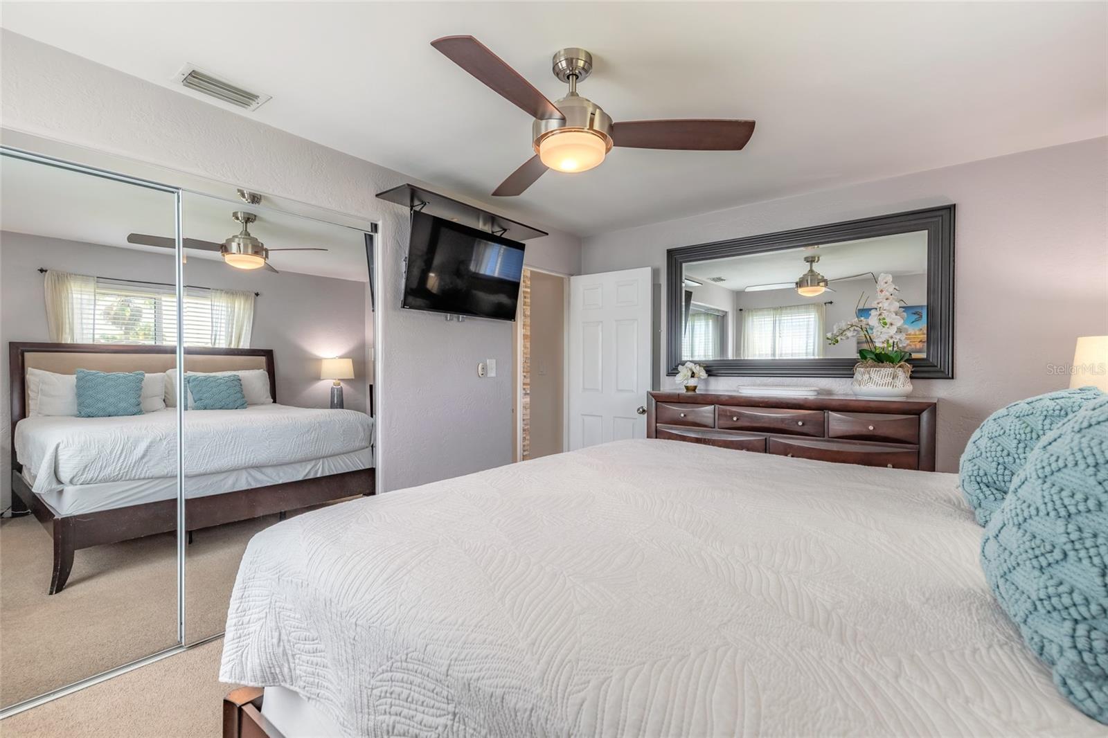 SUNNY SHORES - Residential