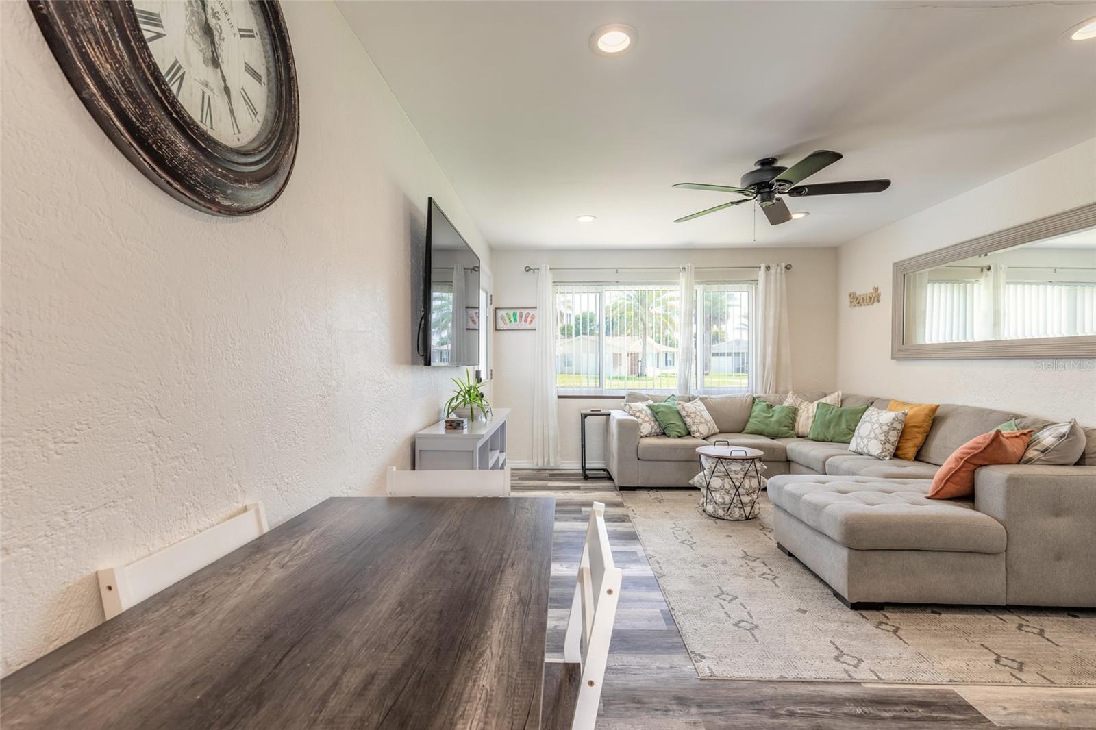 SUNNY SHORES - Residential