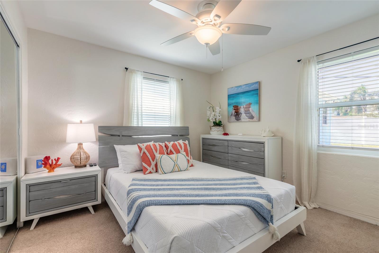 SUNNY SHORES - Residential