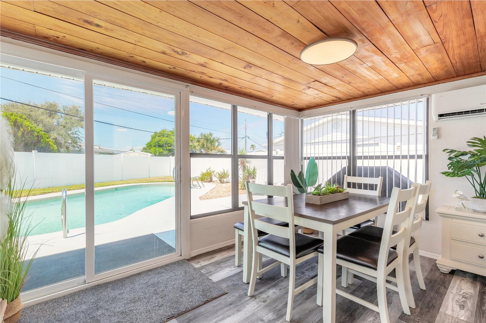 SUNNY SHORES - Residential