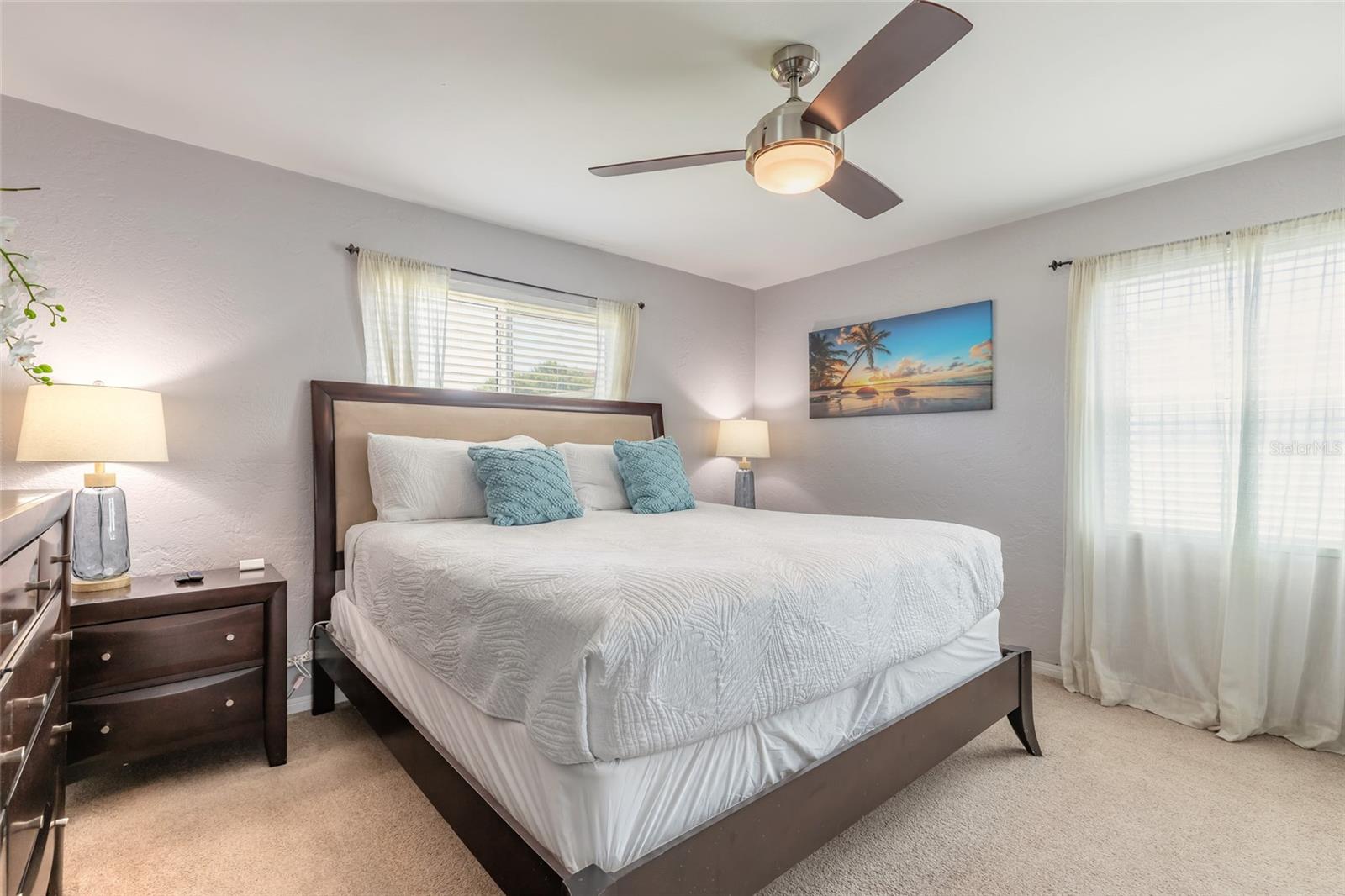 SUNNY SHORES - Residential
