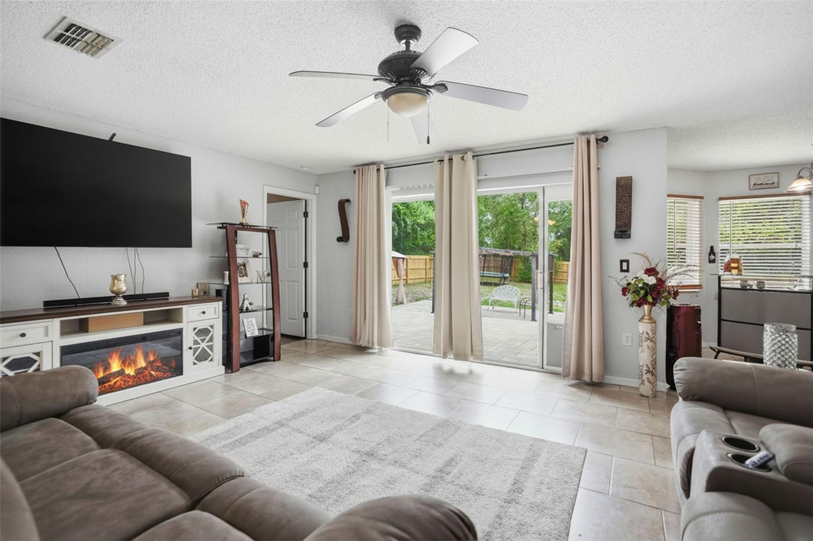 PINE GROVE - Residential