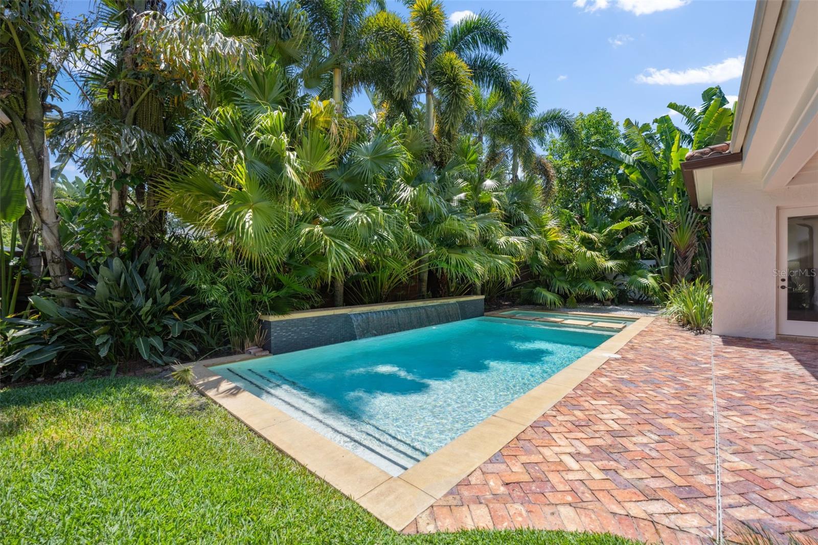 VALENCIA TERRACE - Residential