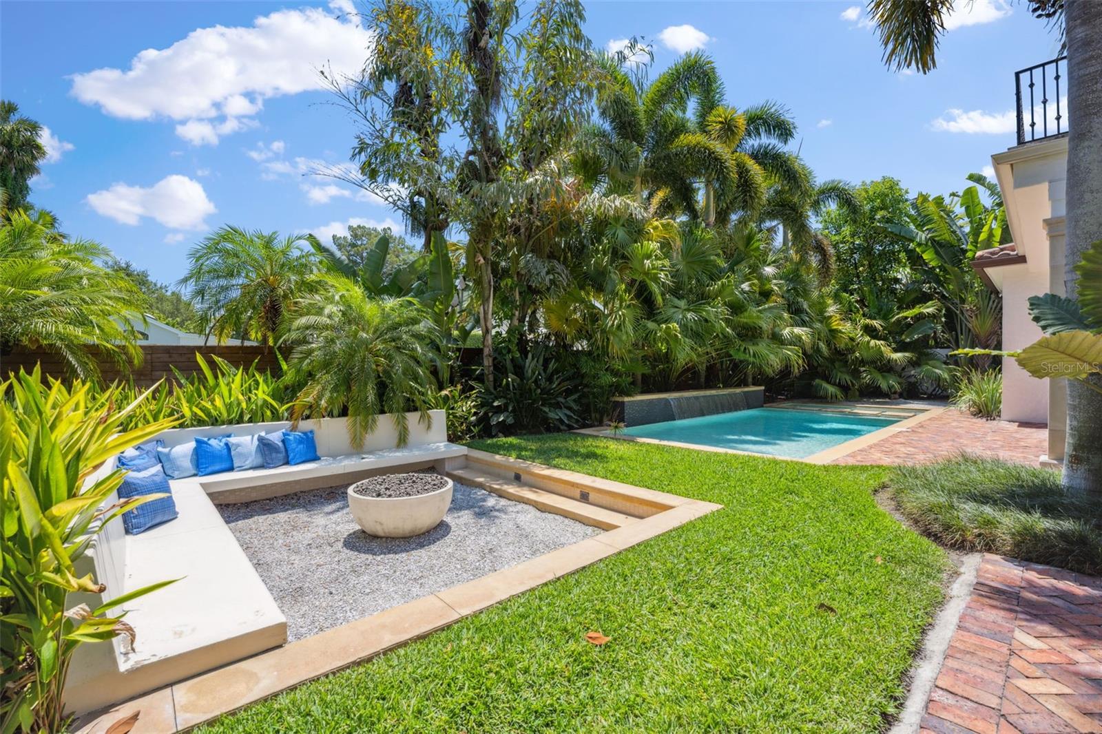 VALENCIA TERRACE - Residential