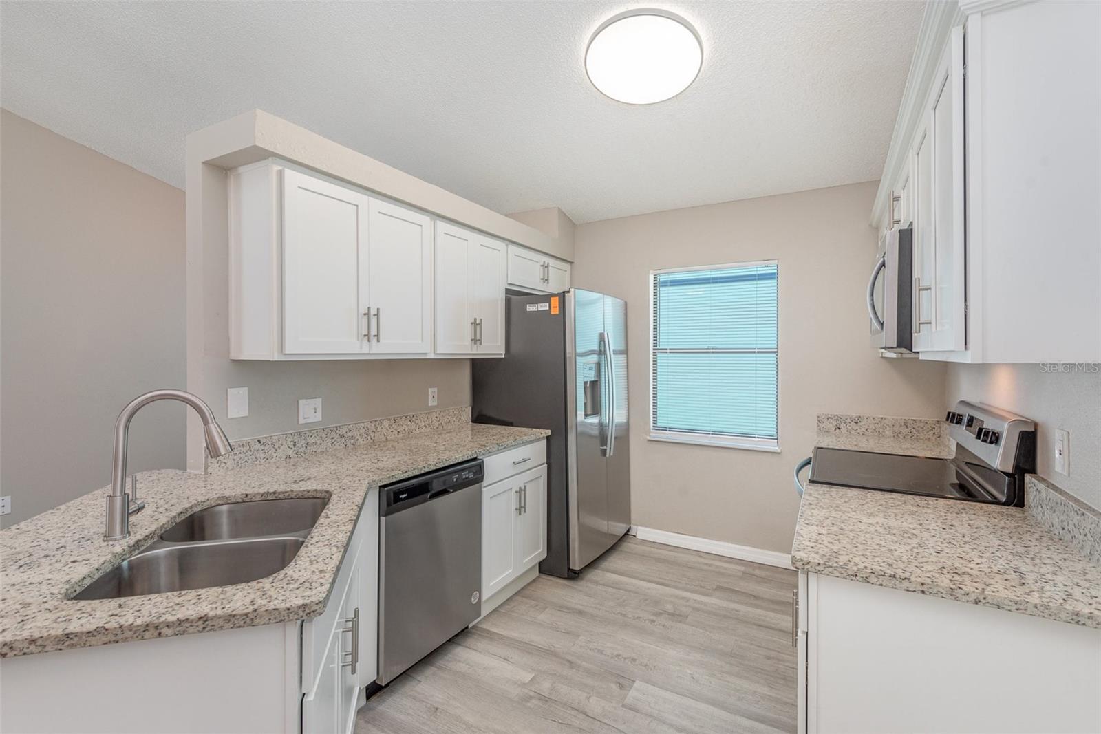 GROVES PH B - Residential Lease