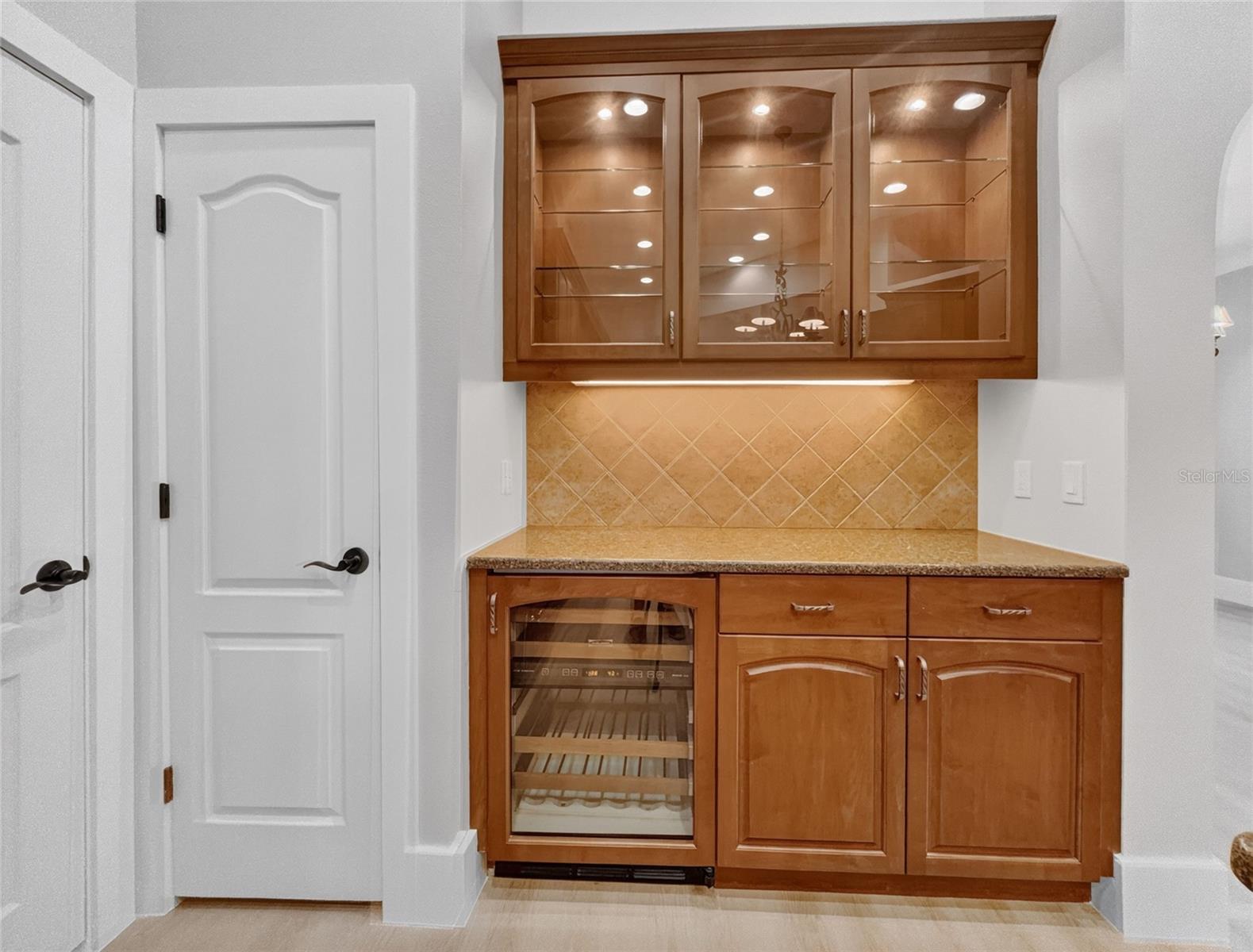 HUNTINGTON POINTE - Residential