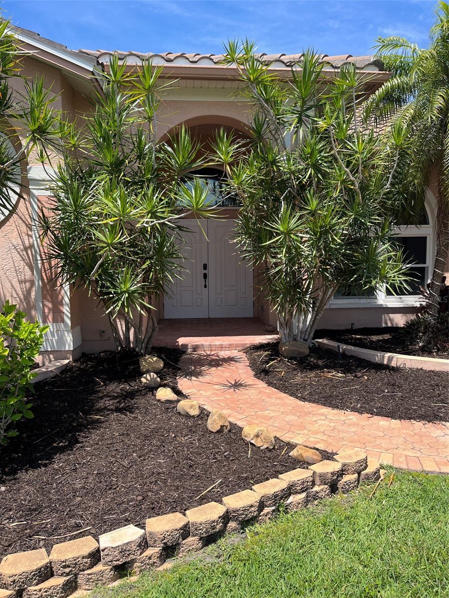 HUNTINGTON POINTE - Residential