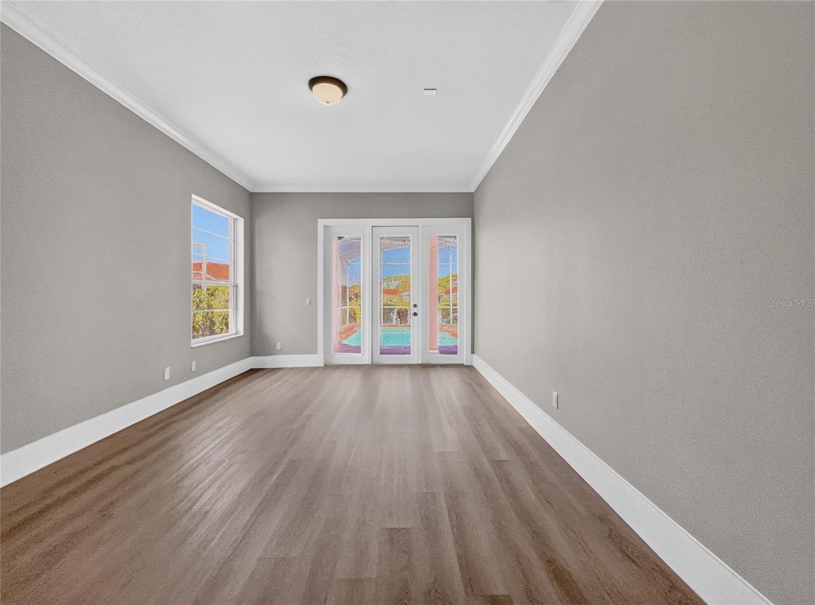 HUNTINGTON POINTE - Residential