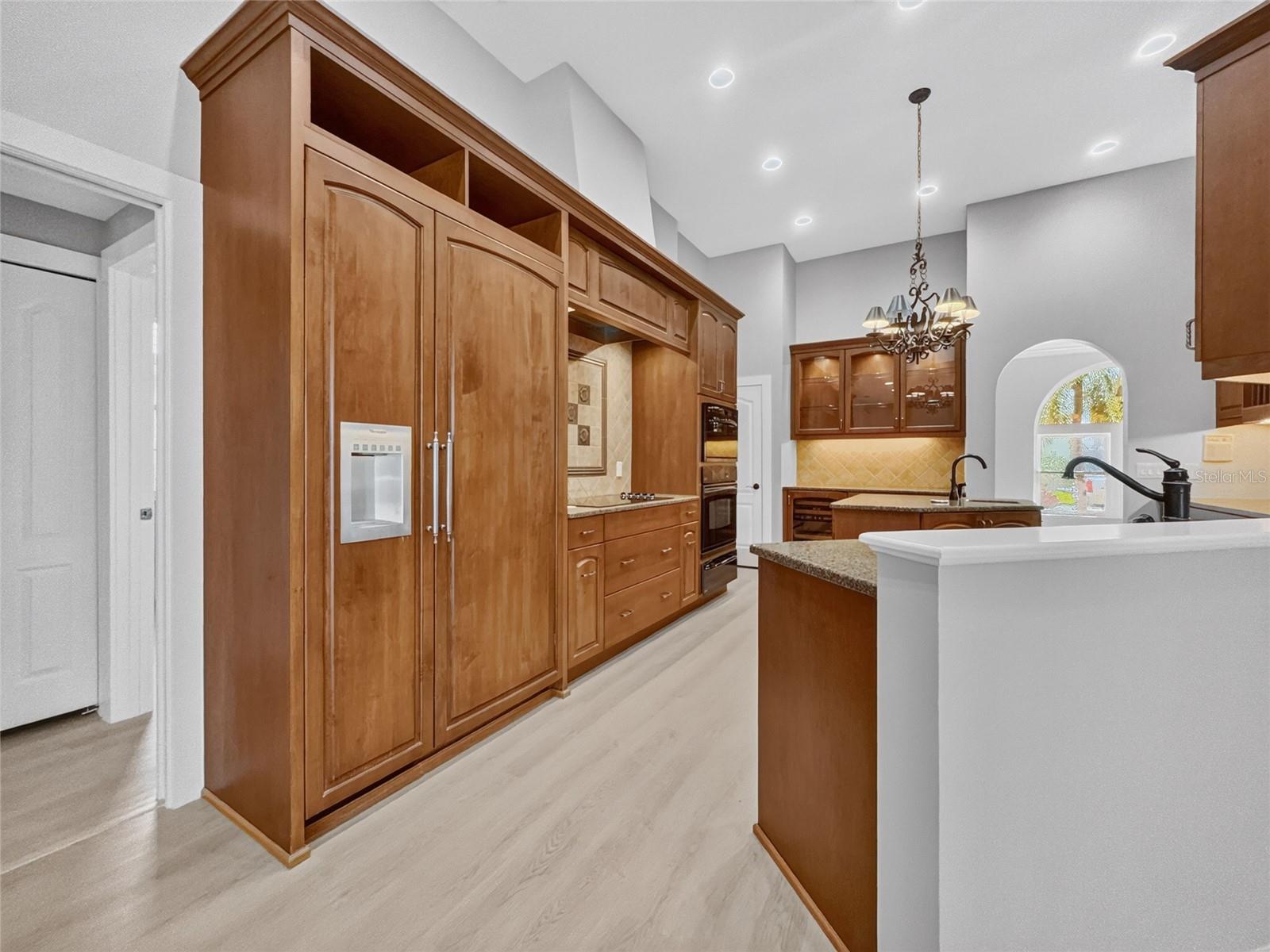 HUNTINGTON POINTE - Residential