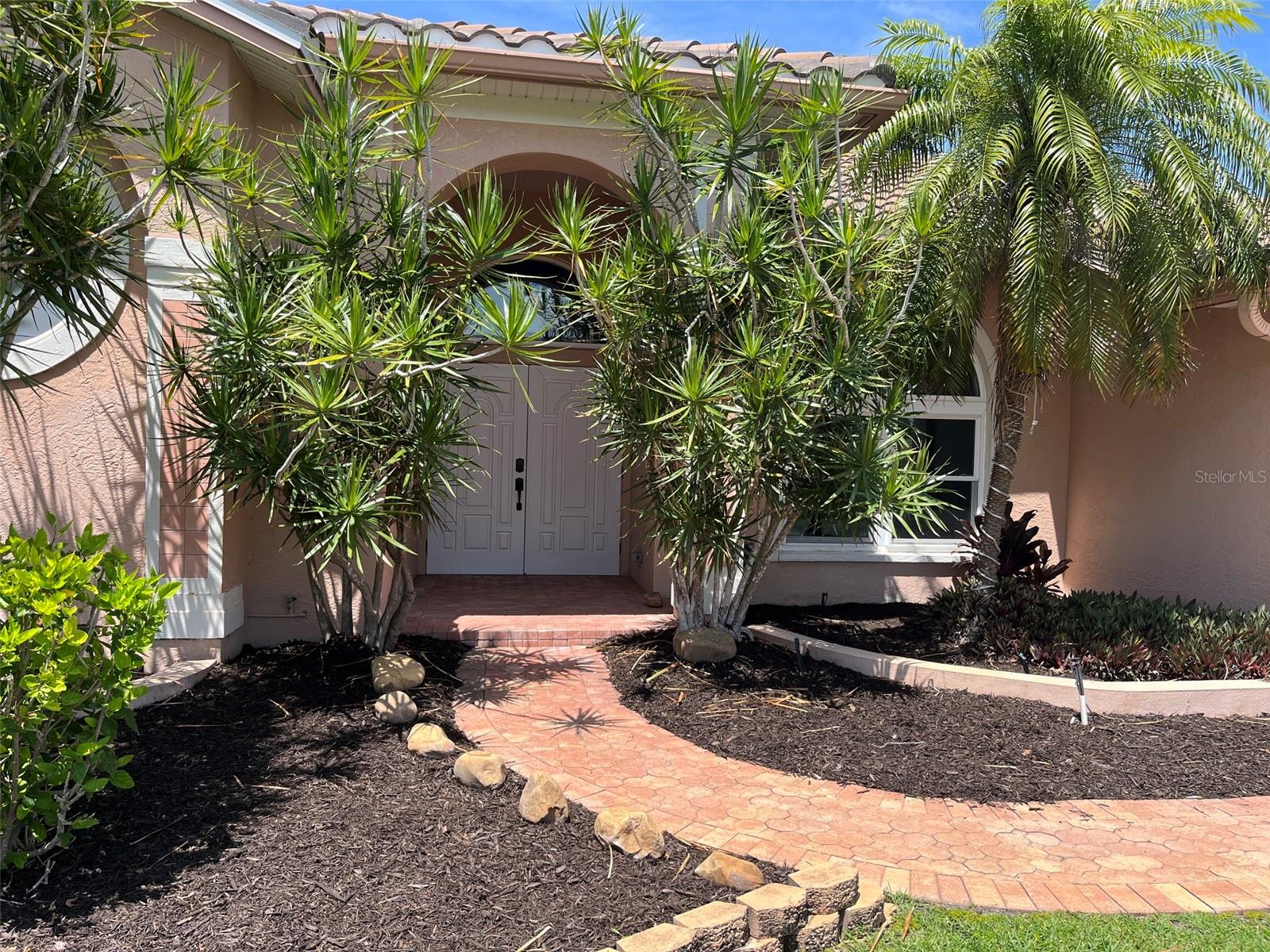 HUNTINGTON POINTE - Residential