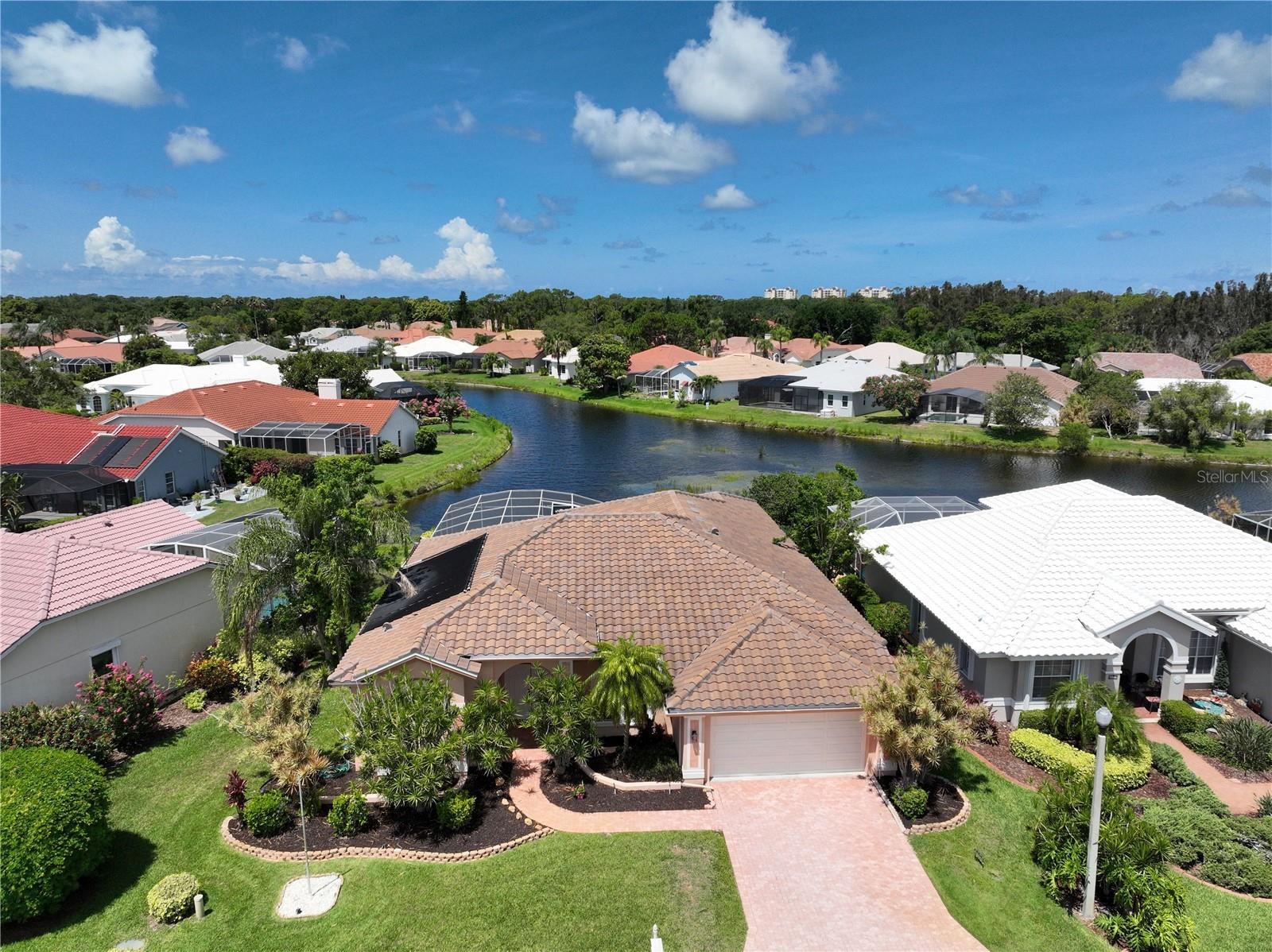 HUNTINGTON POINTE - Residential