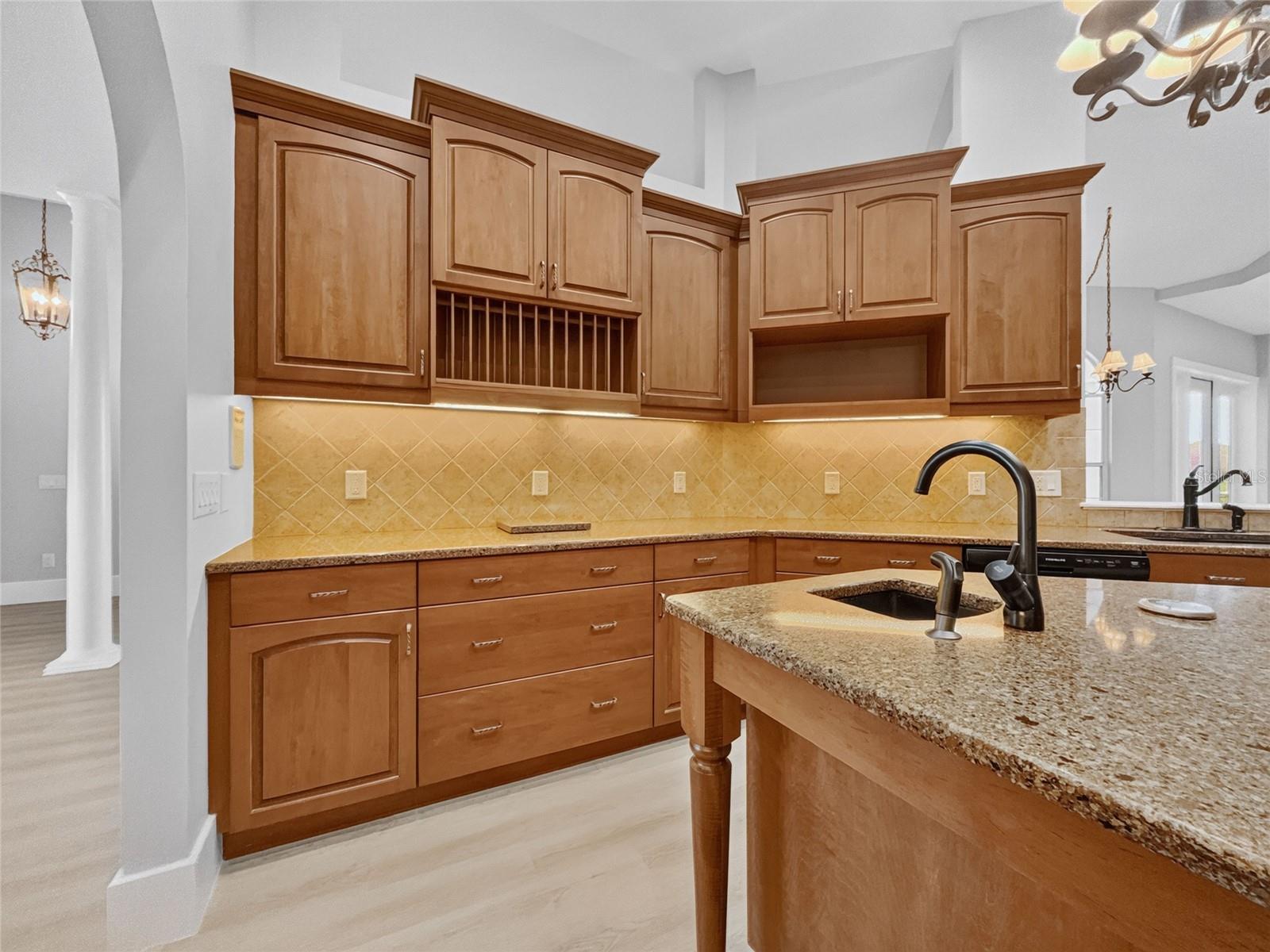 HUNTINGTON POINTE - Residential